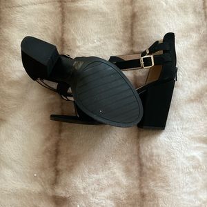 Black Strappy heels!!